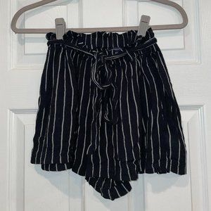 American Eagle black striped shorts